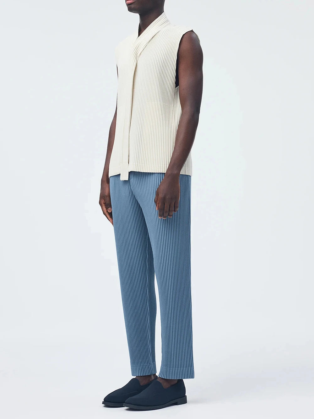 Haute Plissé Homme Miyake Style- Élégant & Moderne