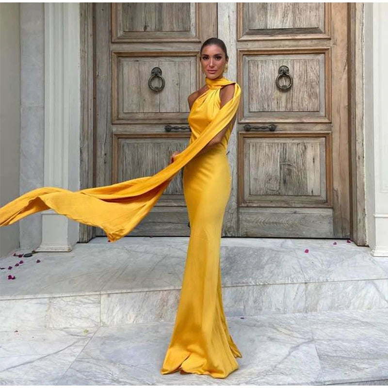 Robe satin dos nu élégante- parfaite pour des soirées &amp; événements