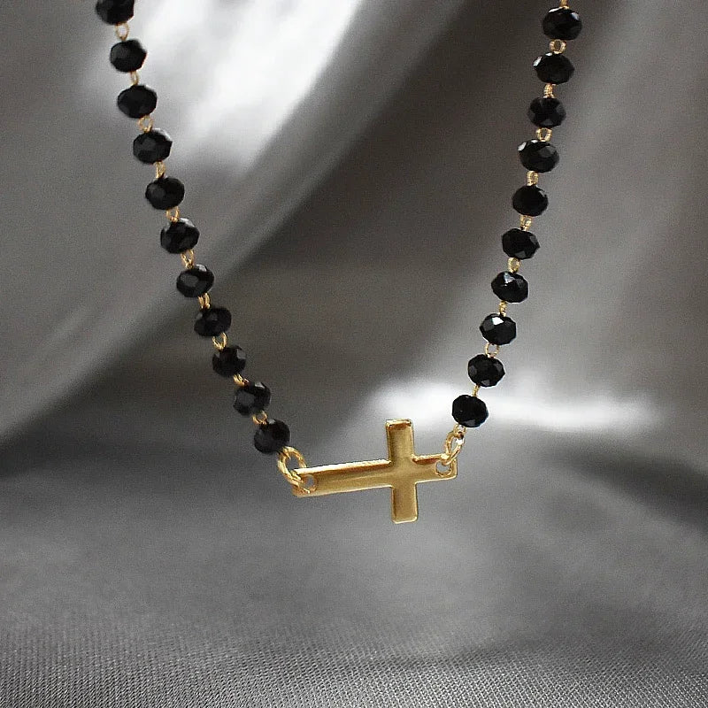 Bracelet Perlé Croix - Élégance Minimaliste