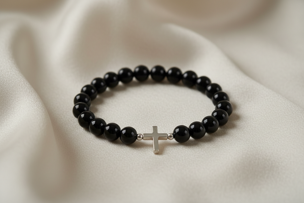 Bracelet Perlé Croix - Élégance Minimaliste
